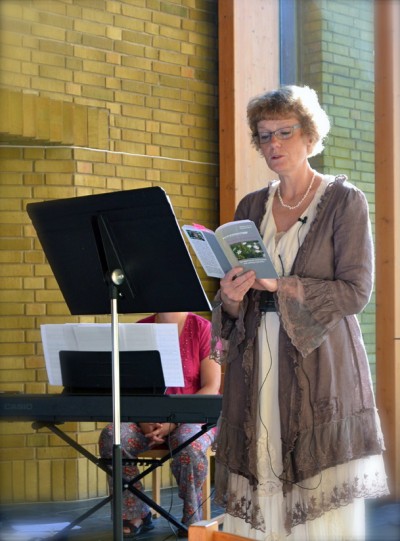 Elisabeth Jonsson ur sin bok